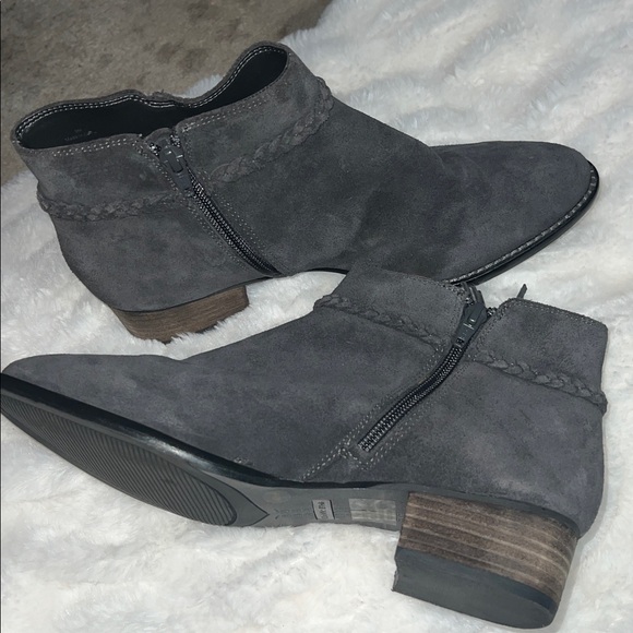 Gianni Bini Grey Suede Leather Booties - Picture 5 of 8